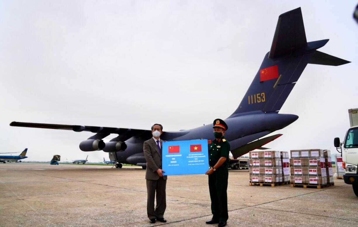 美副总统抵越前夕,越南总理会见中国大使,强调要警惕挑拨离间