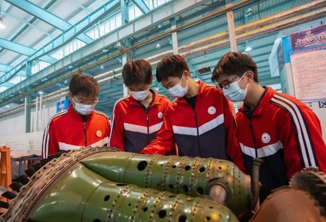 以至微之境 铸国之大器——南昌市洪都中学"大国防教育"有特色见成效