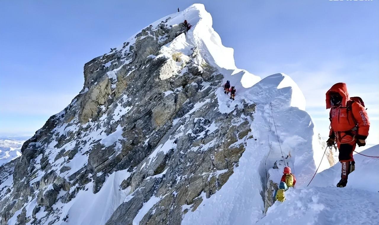 珠峰上的睡美人,绿靴子,20年来无人敢动,为何不在山下安葬?