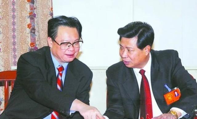 广东"巨虎"周镇宏:疯狂敛财1.35亿无人发现,被下属牵连落马