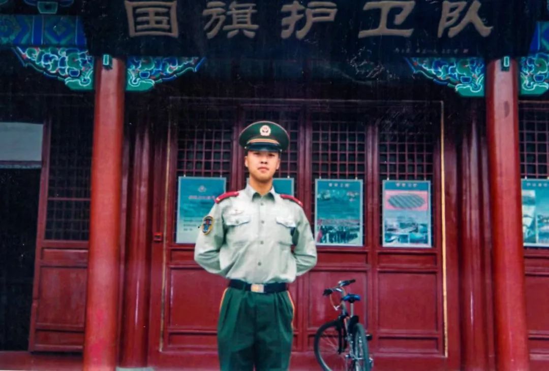 许晓峰许晓峰,男,中共党员,曾服役于沈阳军区65444部队,现任治安大队