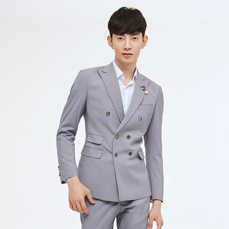 新郎礼服租赁:让你拥有非凡的婚礼形象