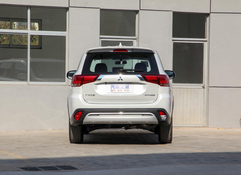 14万提三菱欧蓝德5座,买它到底划算吗?听听车友的真实想法