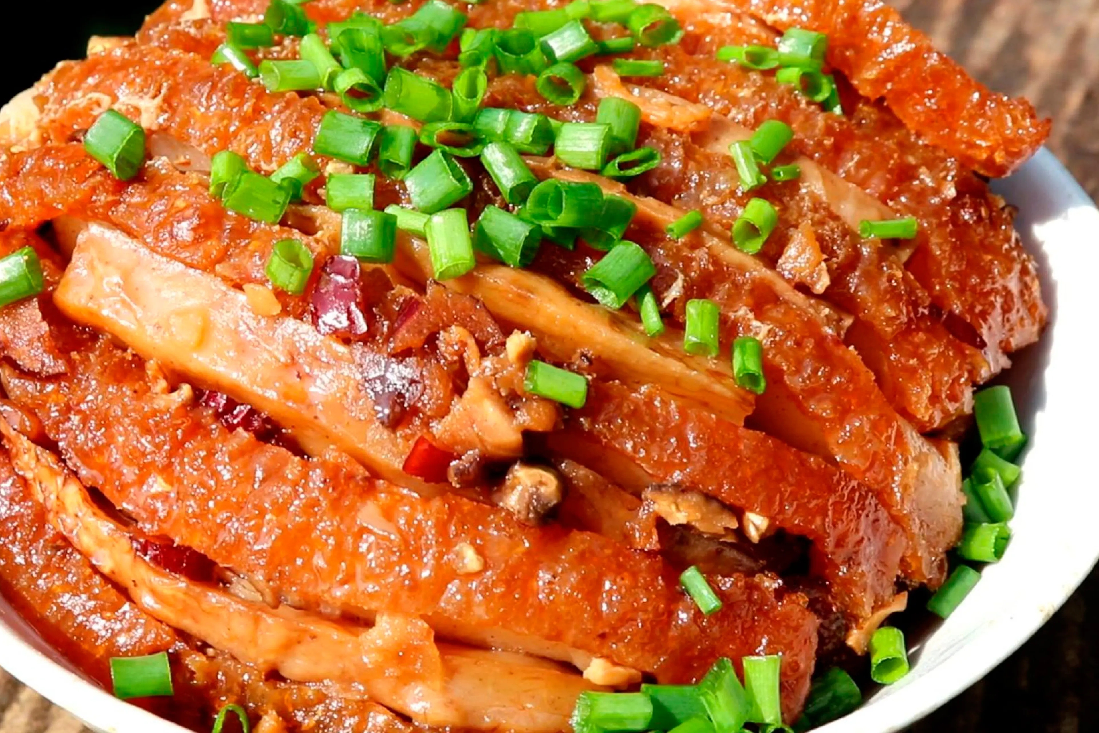 广西十大经典名菜:荔浦芋扣肉的文化底蕴及传说,制作方法