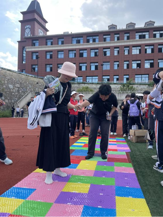 润心有声 自洽予光——贵州师范大学附属中学5·25心理健康节启幕 - 图3