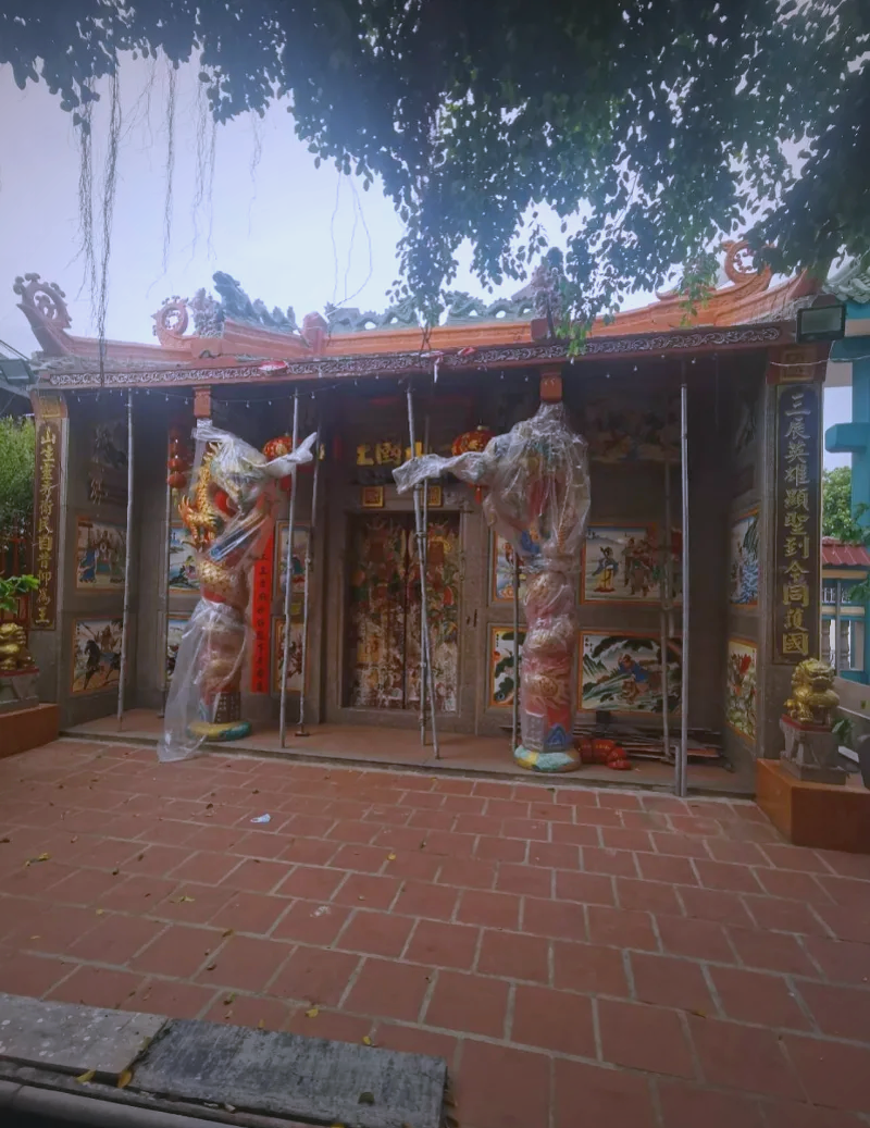 铁桥头三山国王庙,这座承载着深厚历史底蕴的古庙,目前正处于紧张的