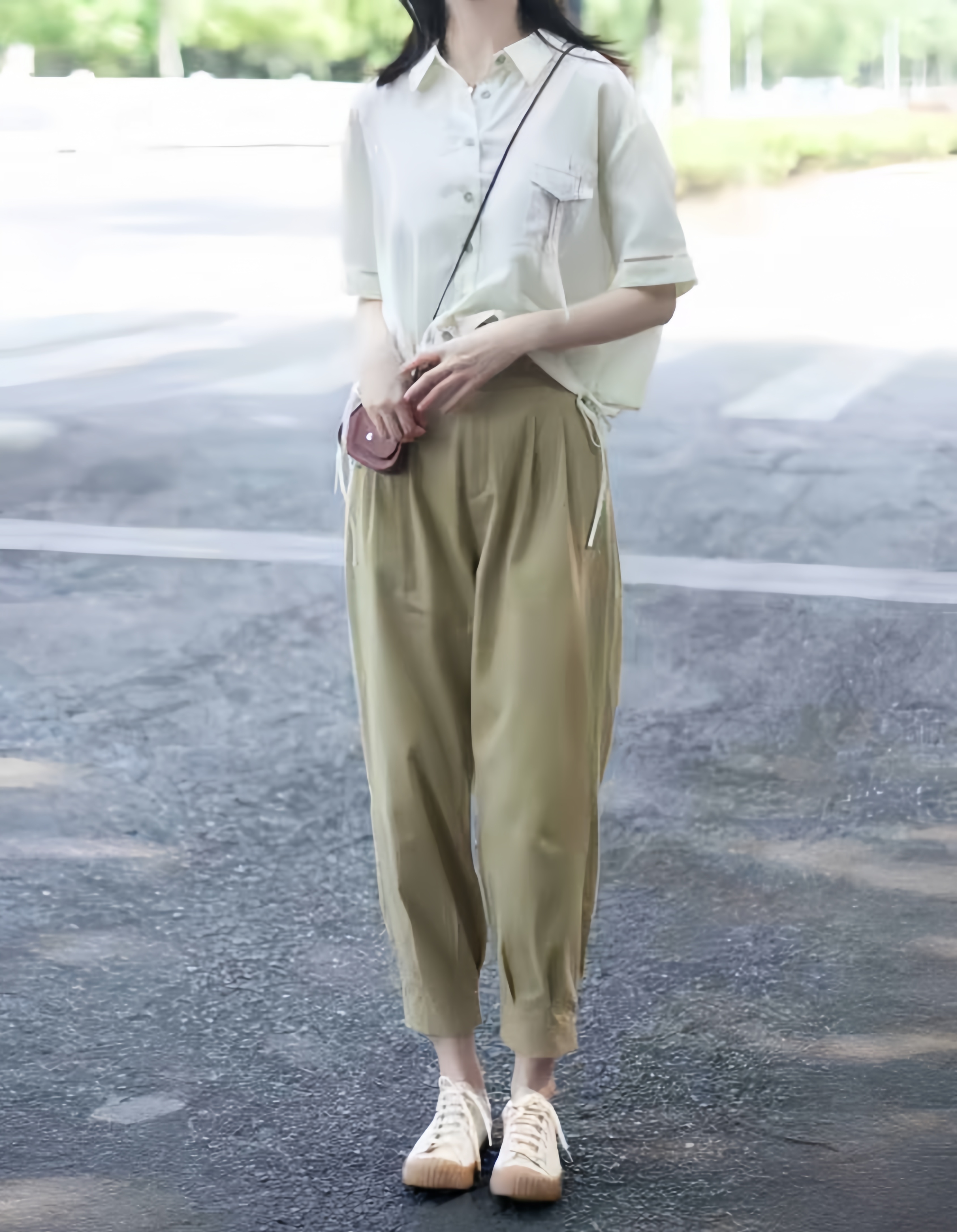 穿出高级感!米黄色裤子的衣服鞋子搭配全攻略