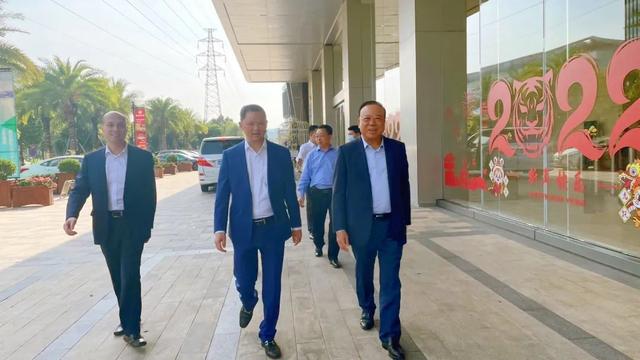蔡文川会长到访深圳市产业园区商会,海源集团受佘桂锡会长的欢迎