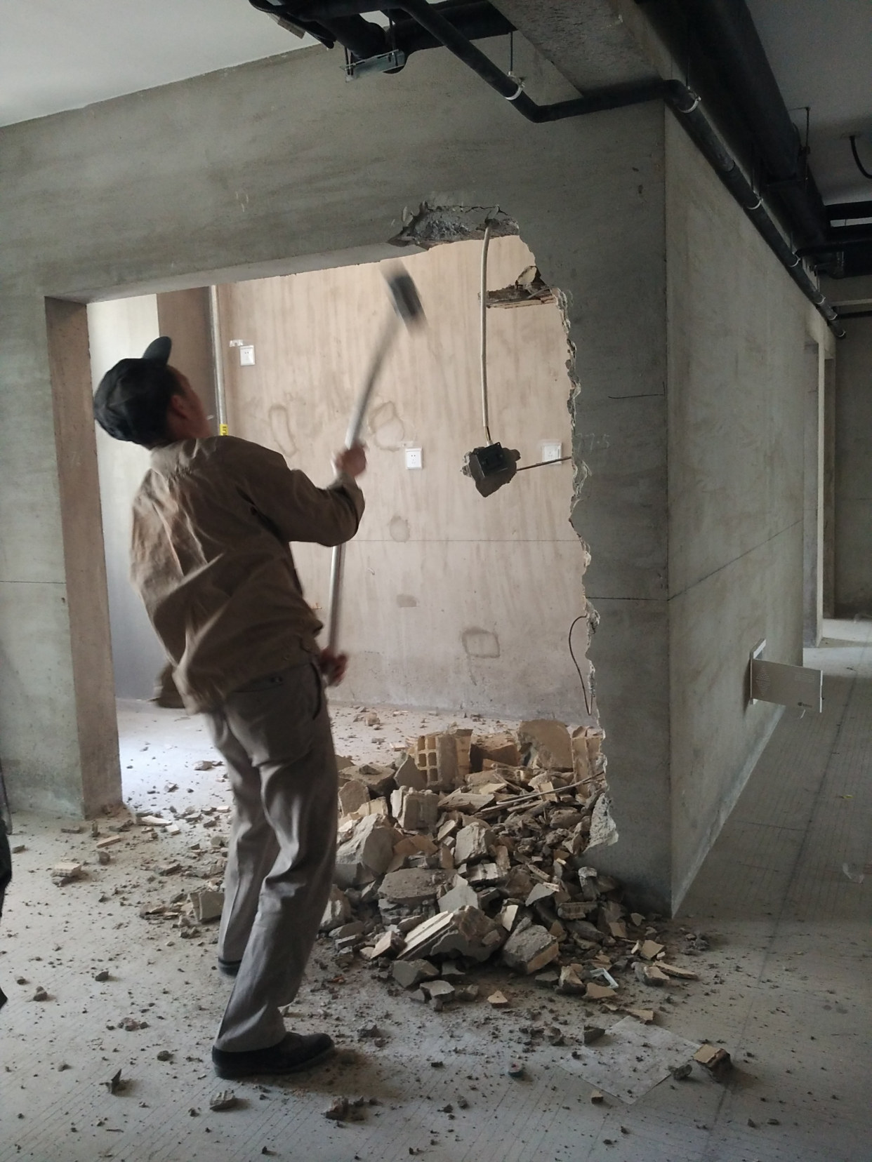 装修别再全包或半包了,按照步骤找工人,才最省钱