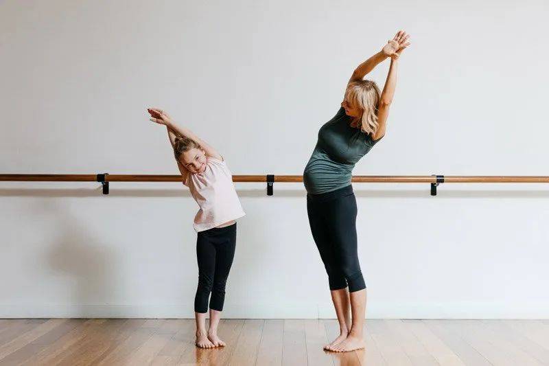 孩子做瑜珈能不能长高?全套亲子瑜伽体式编排,双管齐下!