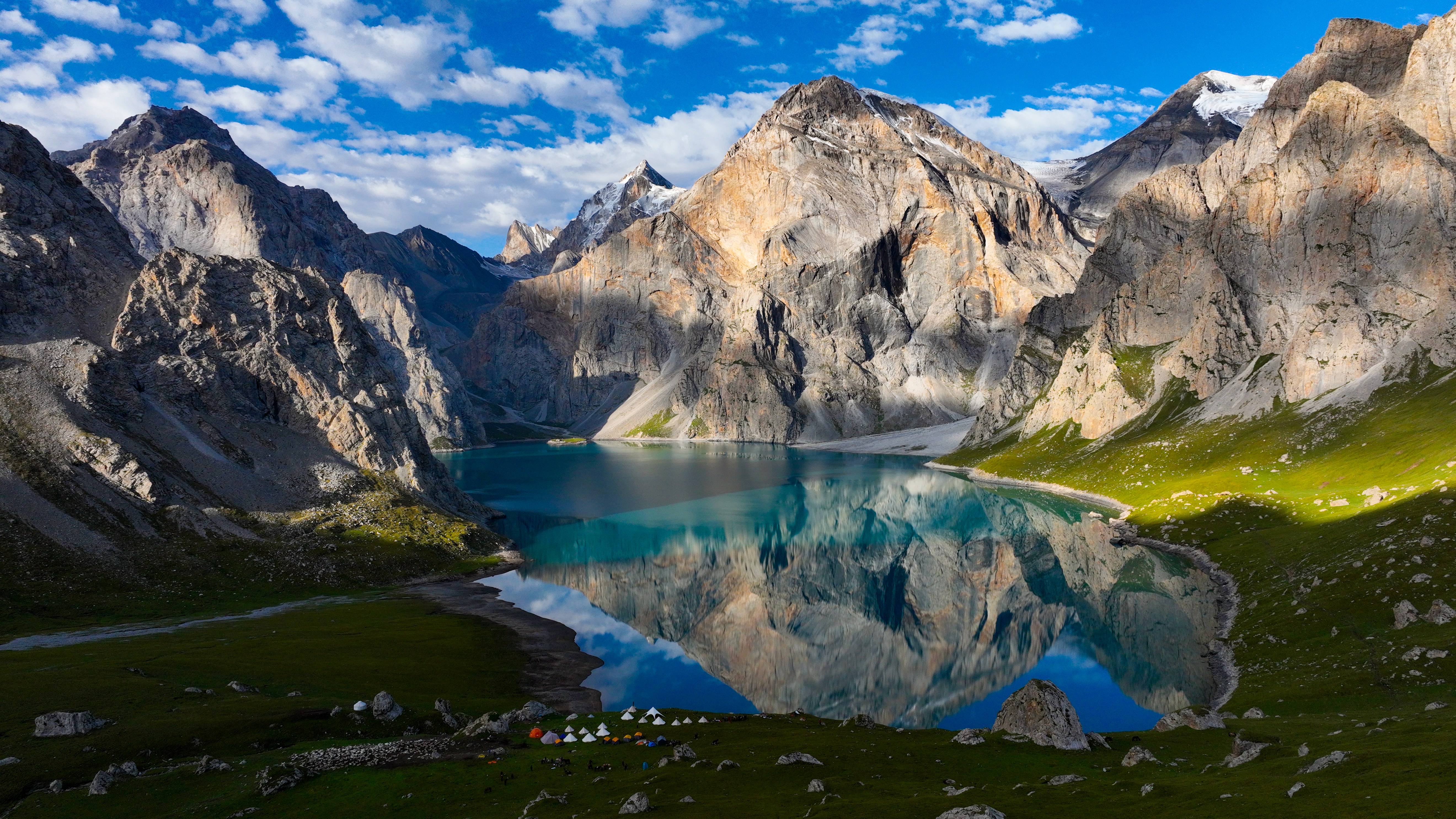 四季旅行|"高原上的翡翠" 新疆天堂湖