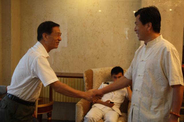 翰墨生情笔端生辉——记中国民众书画院院长张敏钧