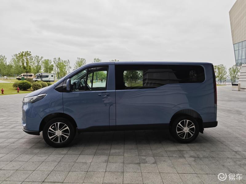 依维柯聚星正式上市 售价13.68万元起