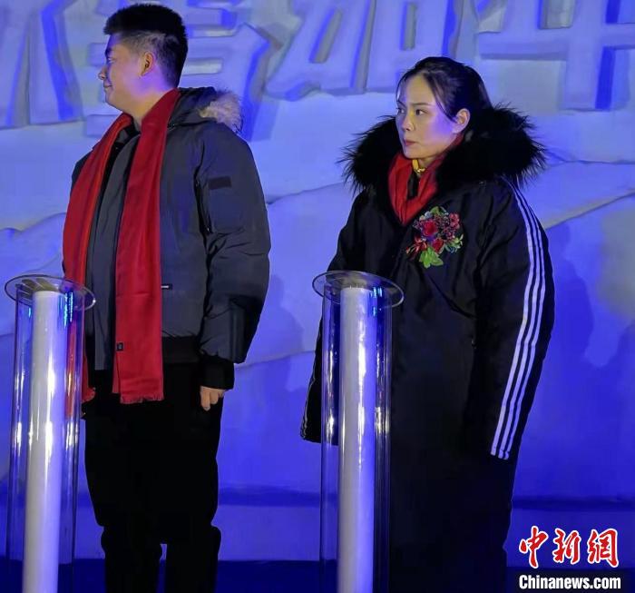 奥运冠军助阵点燃辽宁百万青少年上冰雪公益活动热潮