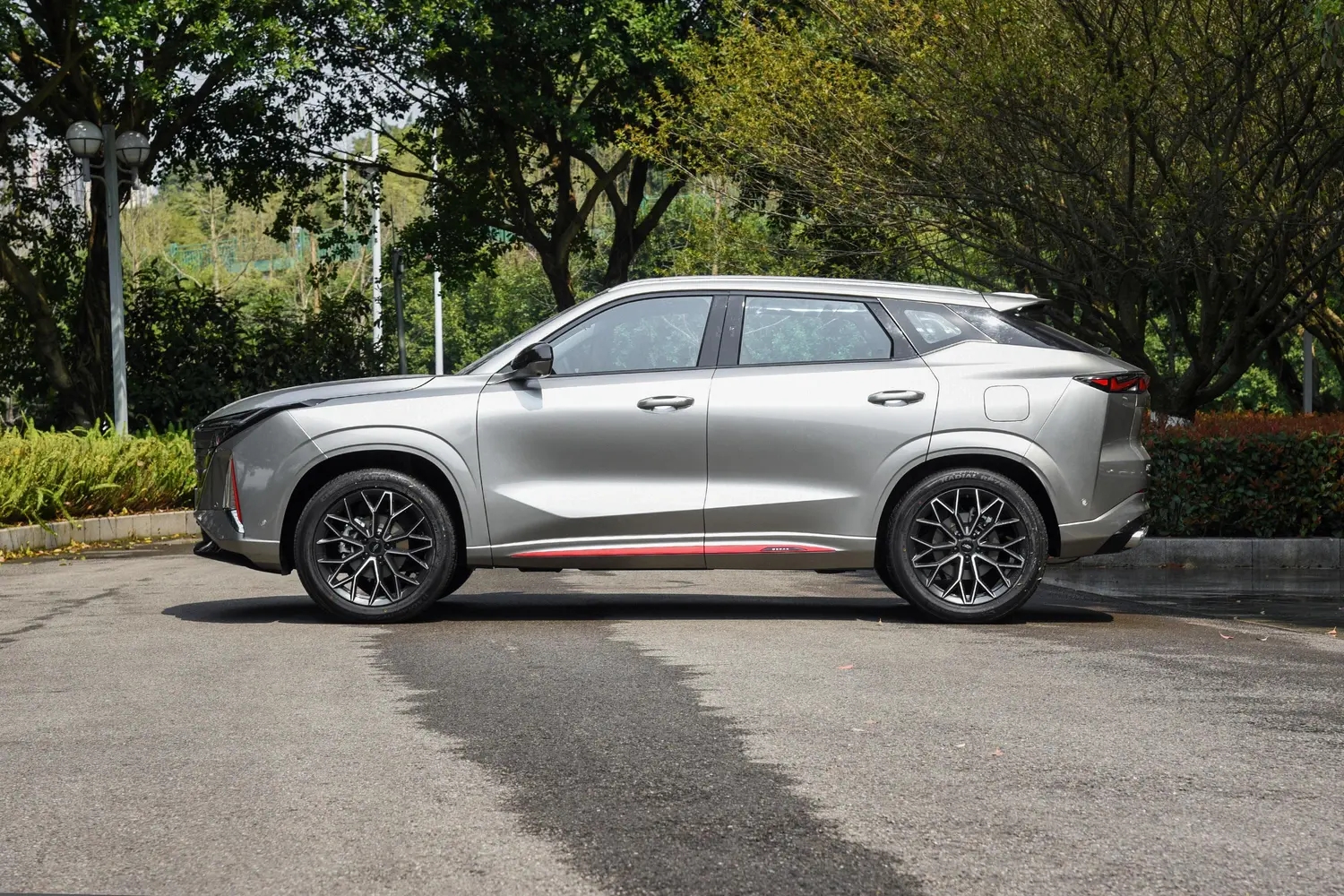 长安欧尚z6蓝鲸2.0t版正式上市,6秒级零百加速,仅12万左右