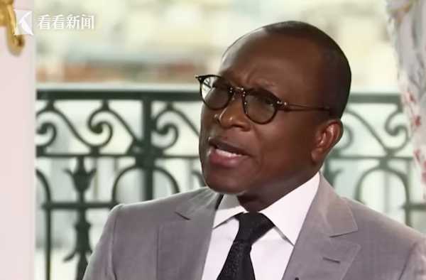 贝宁总统赞扬中国模式遭法主持人插话 当场回怼