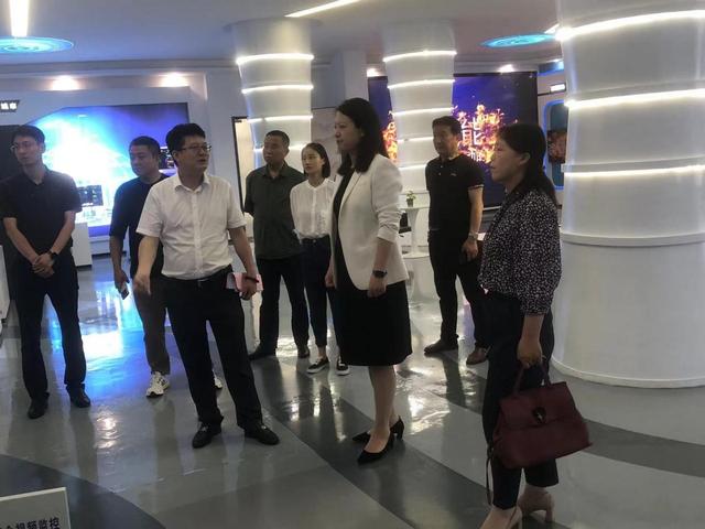 肥东县副县长马卷舒走访慰问优秀科技工作者