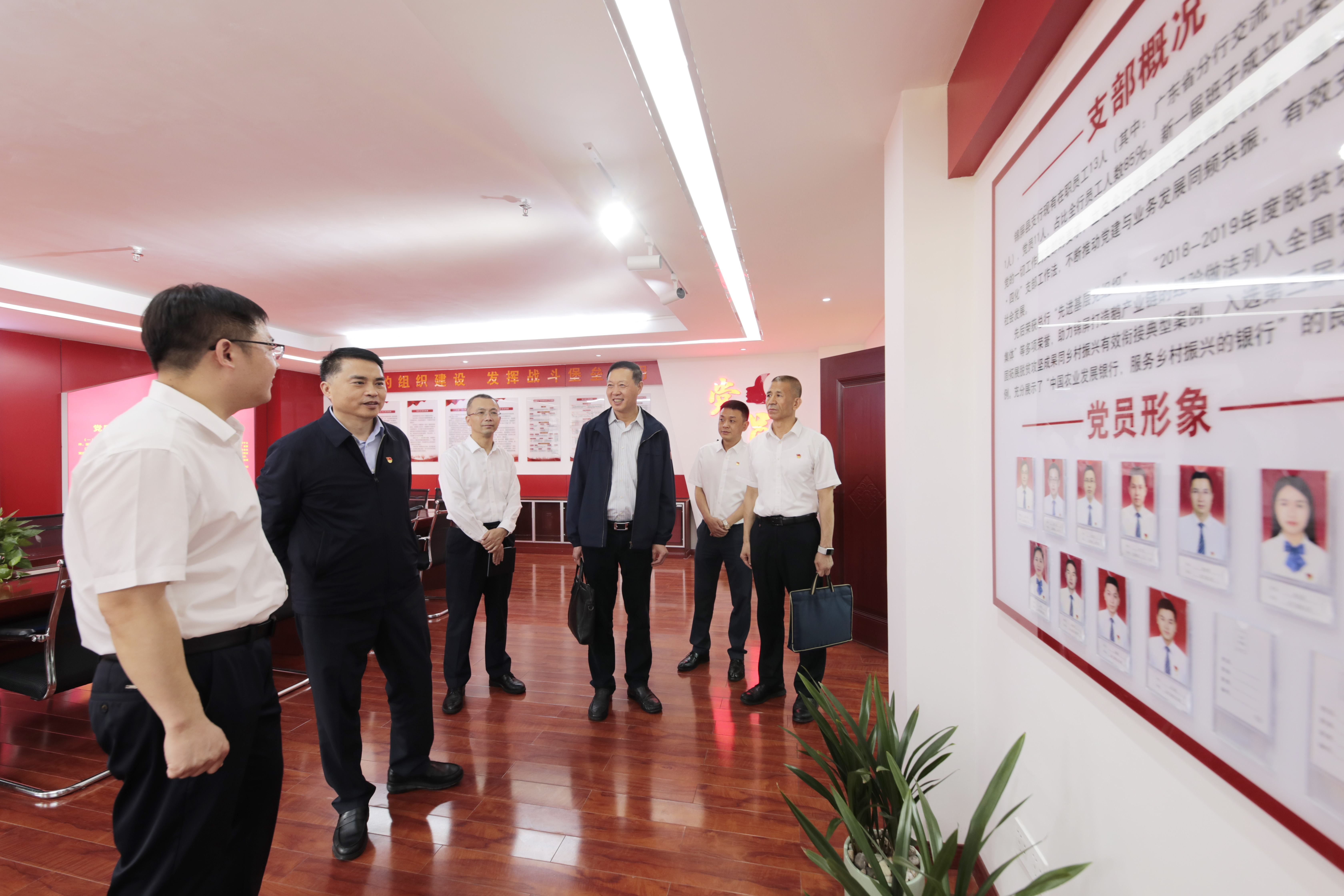 中国农业发展银行行长湛东升到锦屏调研