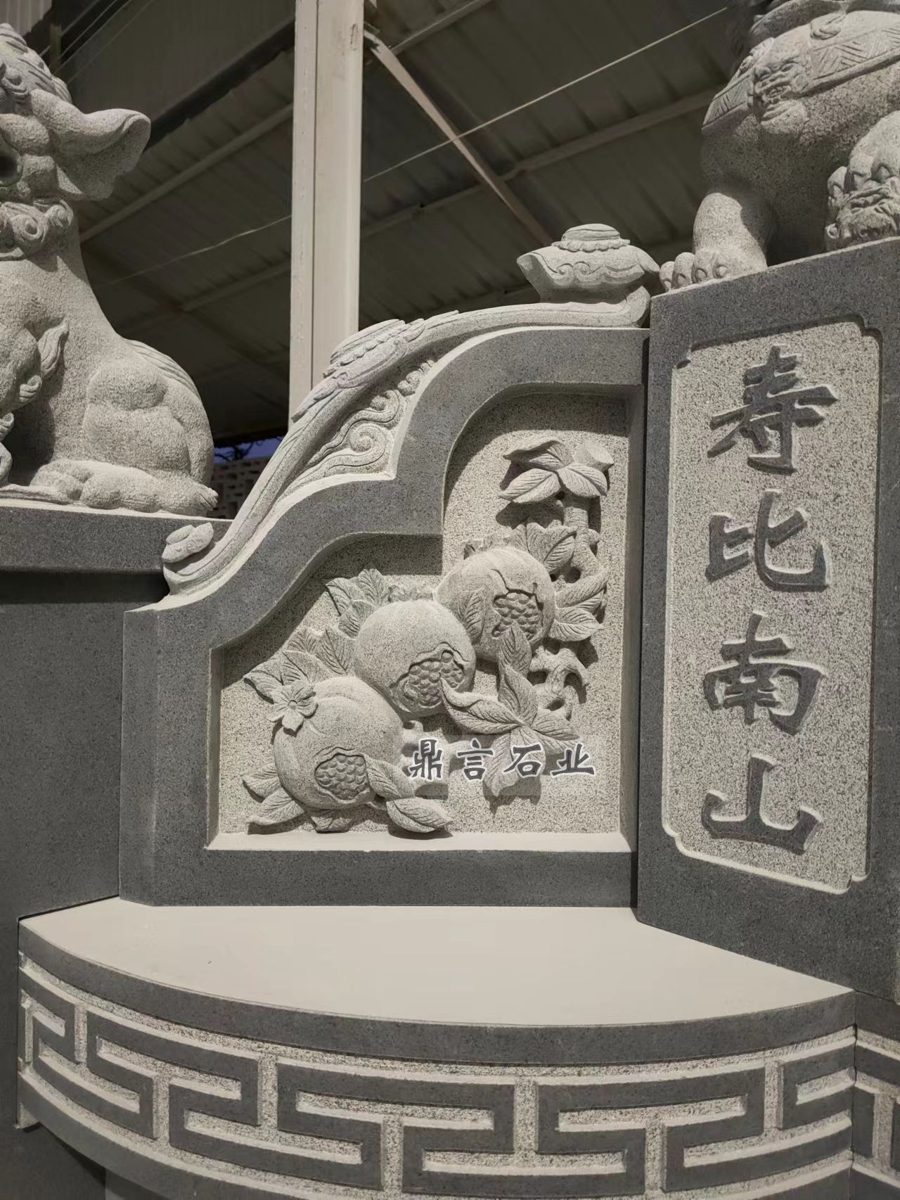 农村墓套石雕,墓碑石套图片浮雕成套坟墓石材实景—福建鼎言石业