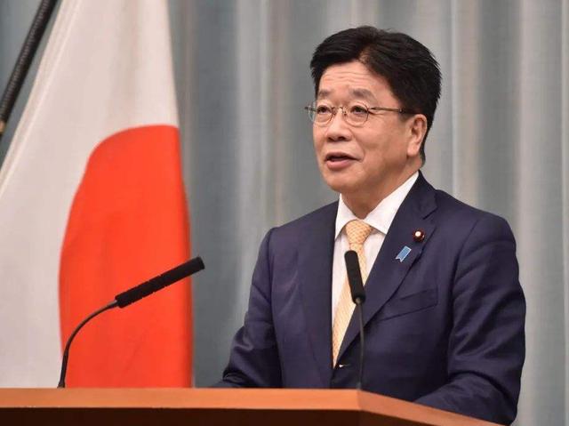 (日本内阁官房长官加藤胜信)