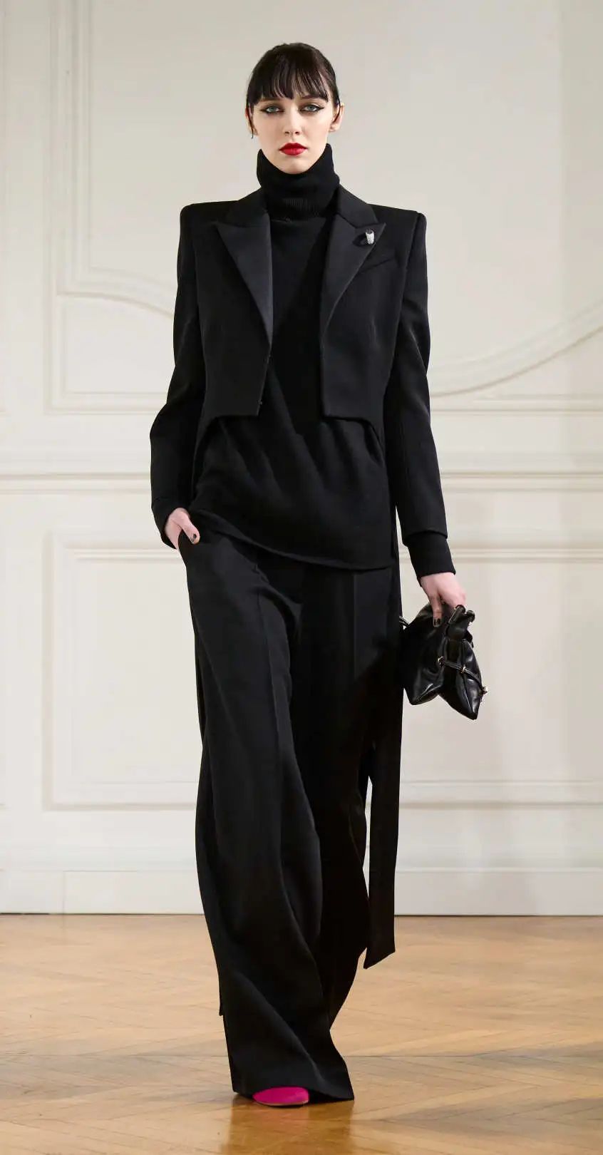 givenchy缱绻的诱惑与女性力量的新诠释