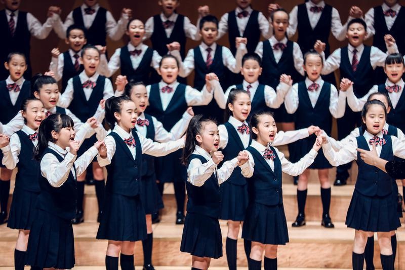 "城中村"孩子登上大剧院舞台!笋岗小学童声合唱团天籁之音震惊全场