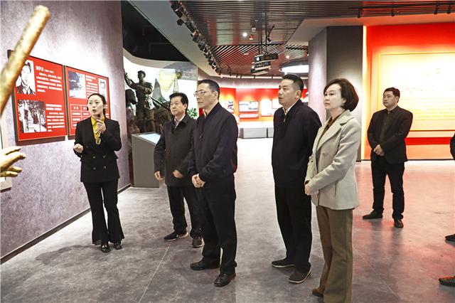 严卫东赴万源市调研