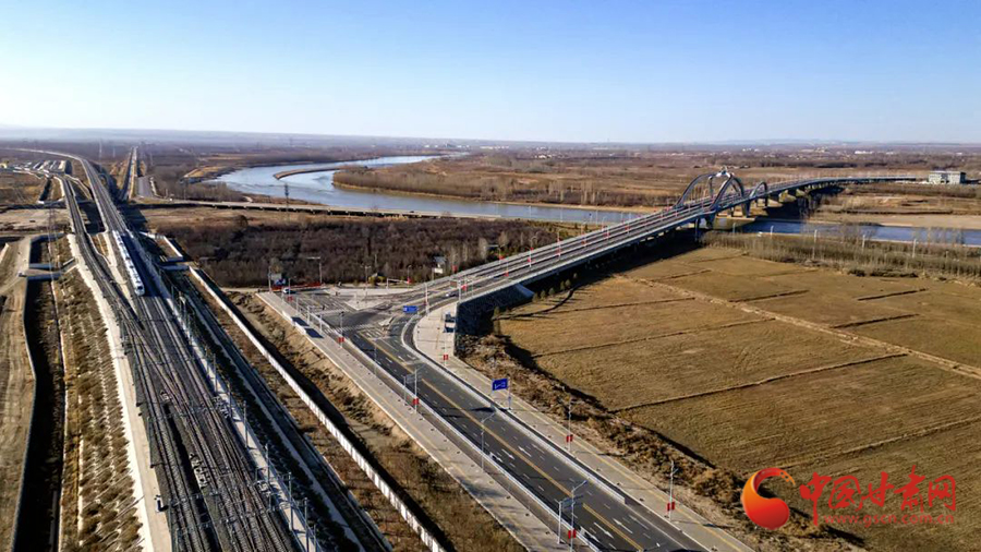 银兰高铁开通倒计时 航拍大片看"铁马"追风逐梦来