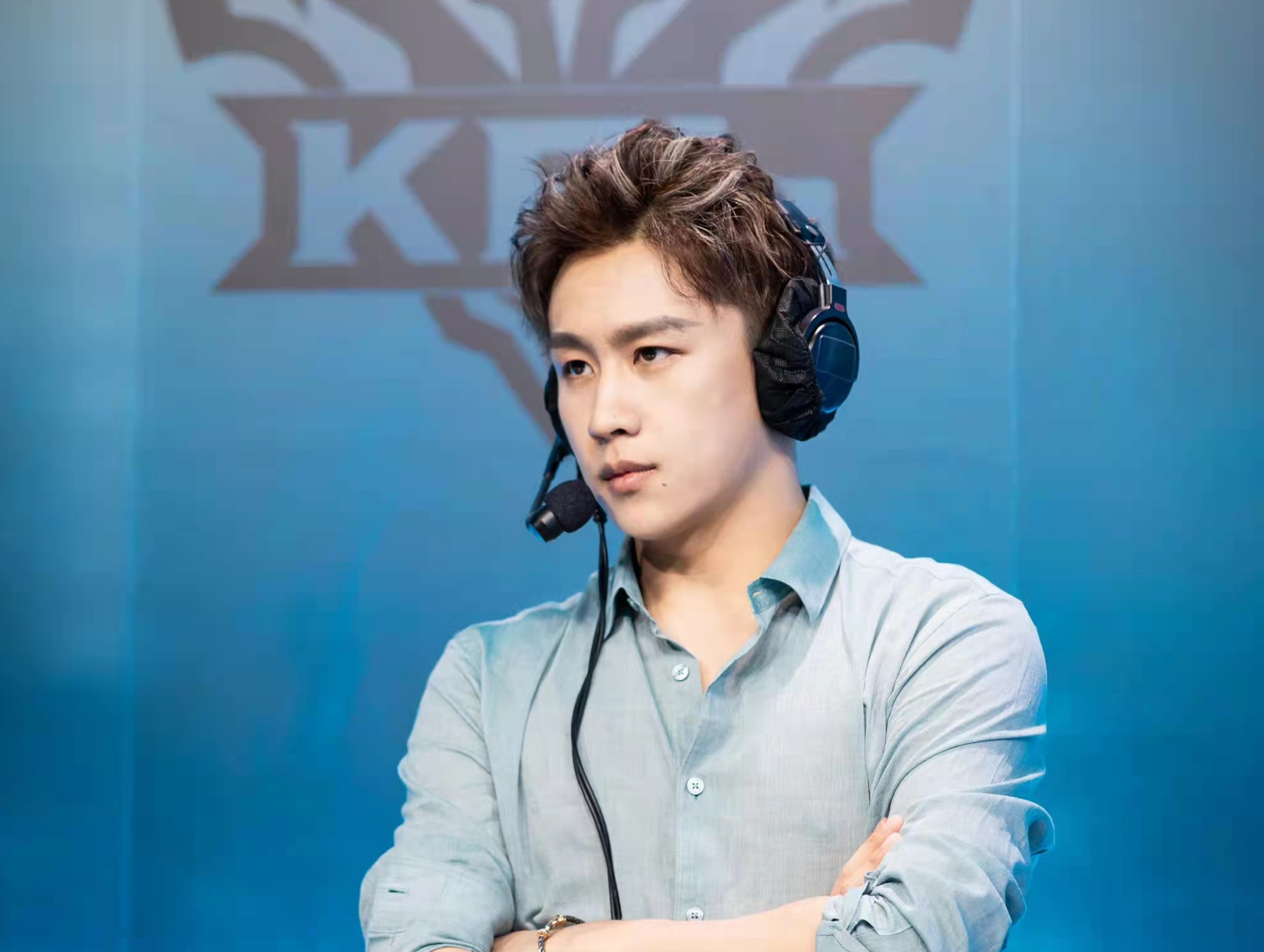 狼队掏出芈月打野,李九直播间破防:黑粉很可悲,搅屎棍一样恶心