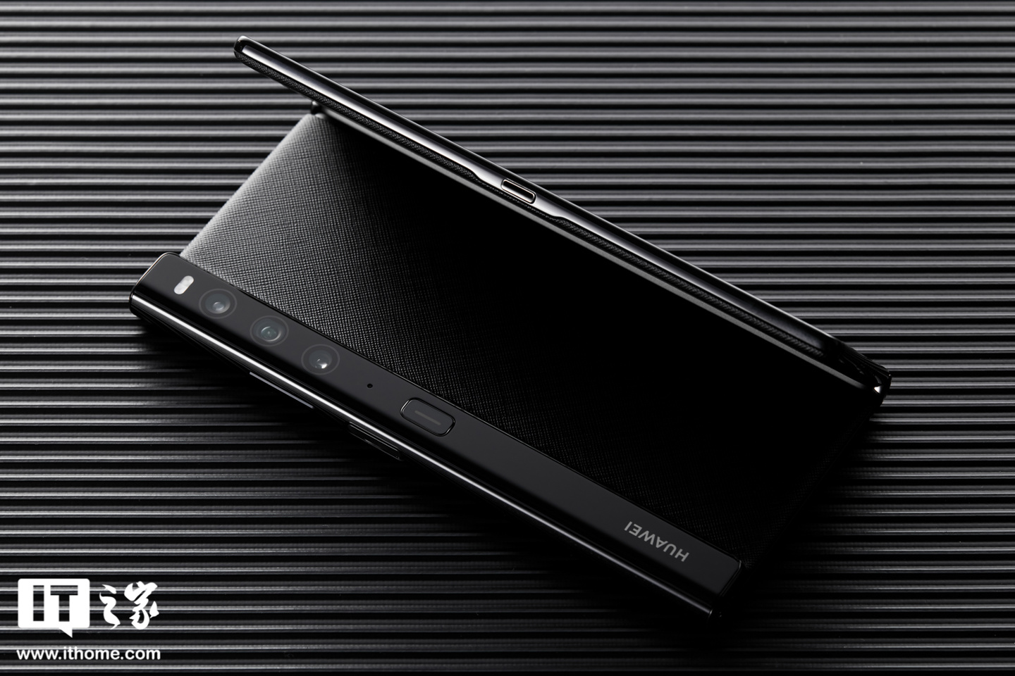 「it之家开箱」华为 mate xs 2 旗舰折叠屏手机图赏