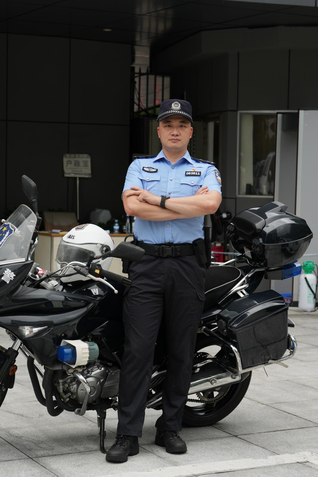 深圳警察巡逻服图片