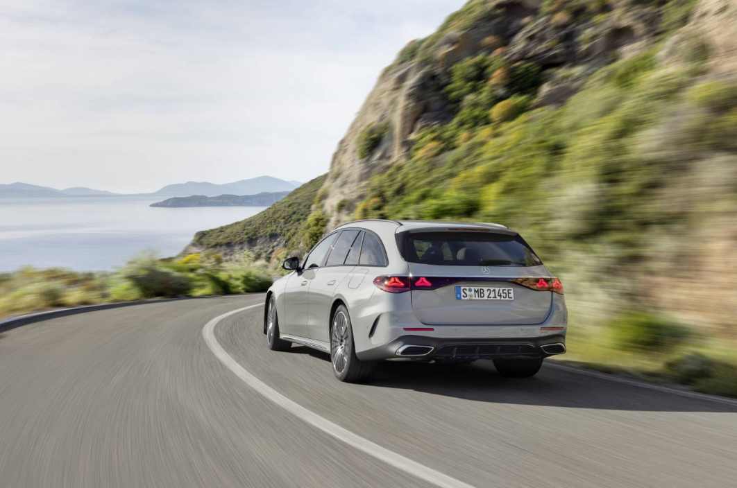 奔驰发布全新e级旅行车官方图片,今年秋季在欧洲上市