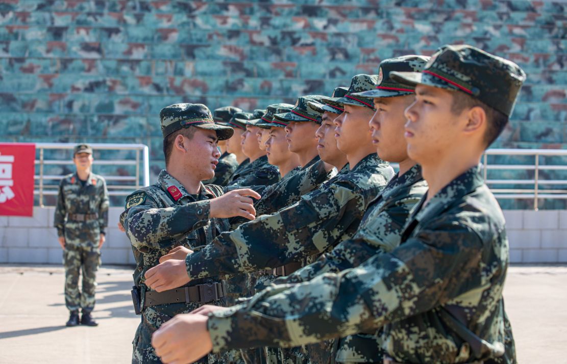 帅气武警照片 军人图片