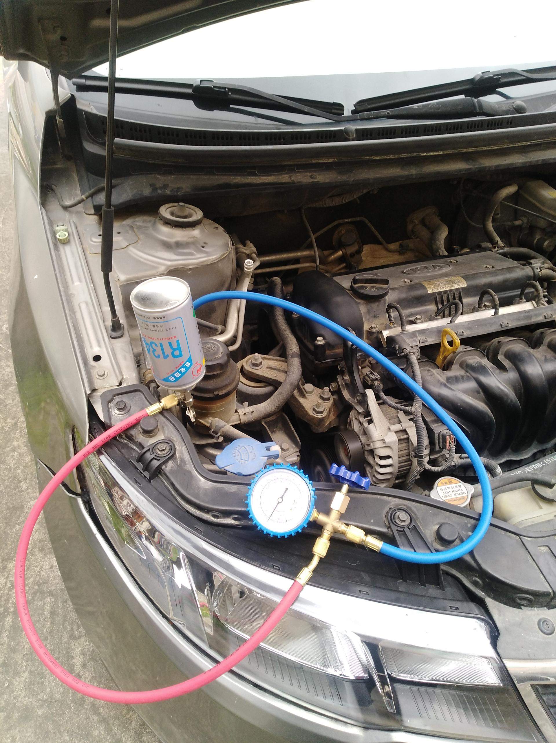 汽车空调加氟压力