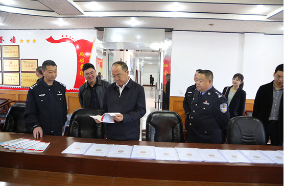 广安市委常委,政法委书记甘用德检查指导岳池公安队伍教育整顿工作