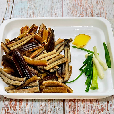 料足口感好,你一定喜歡的韭菜鹹肉炒鱔絲