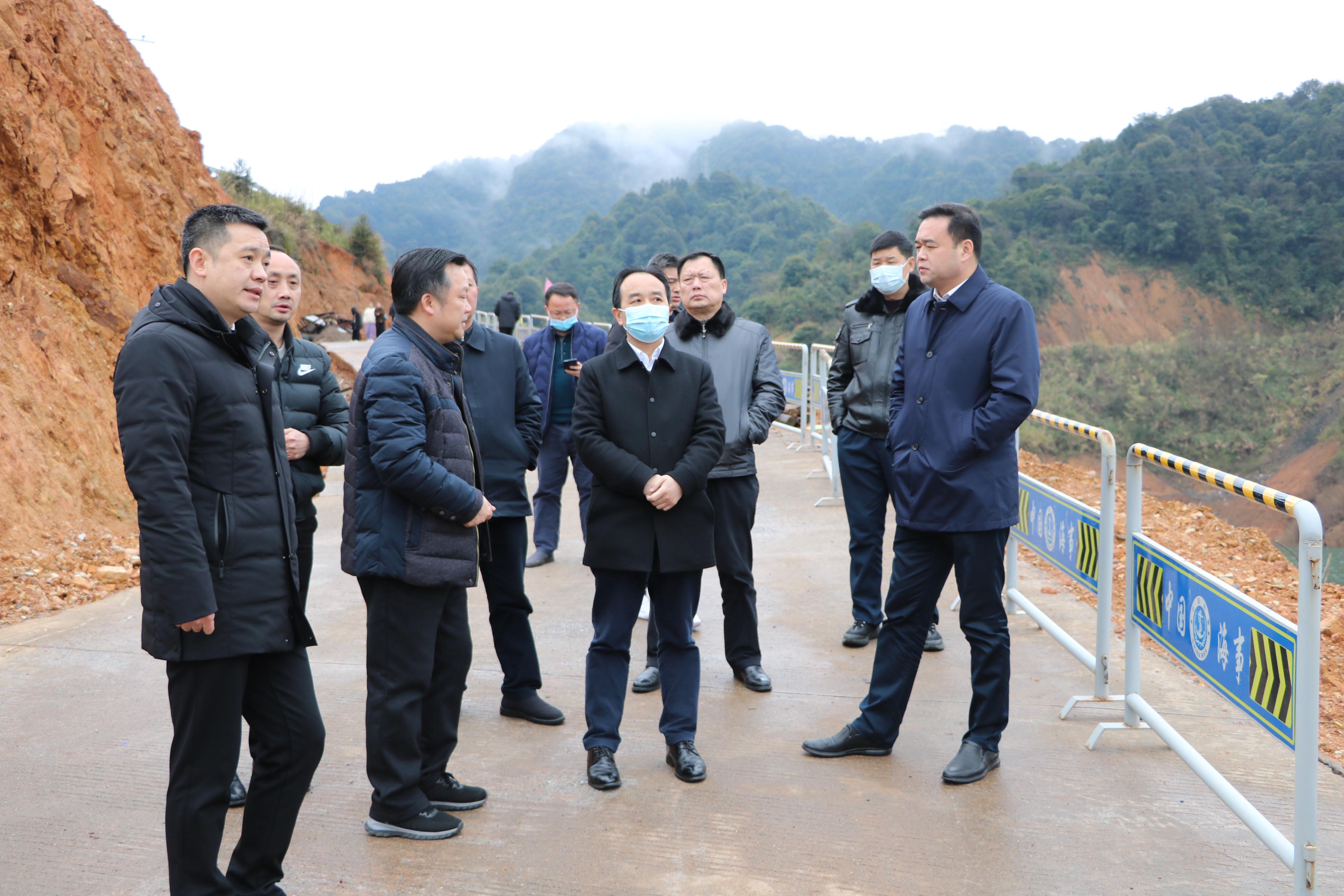 邓扬中:强抓力推交通重点工作,确保实现2022年开门红