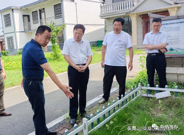 潘光督导"厕所革命",抗旱,防溺水,创文巩卫并开展巡河巡湖工作