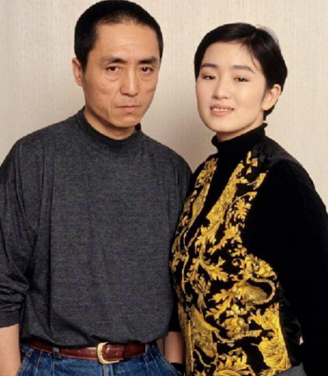 张艺谋和巩俐年轻时的照片