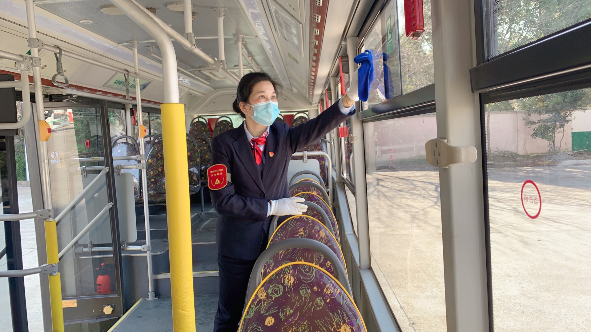 为什么在上海坐公交车遇到女司机是件幸运的事?有数据有故事