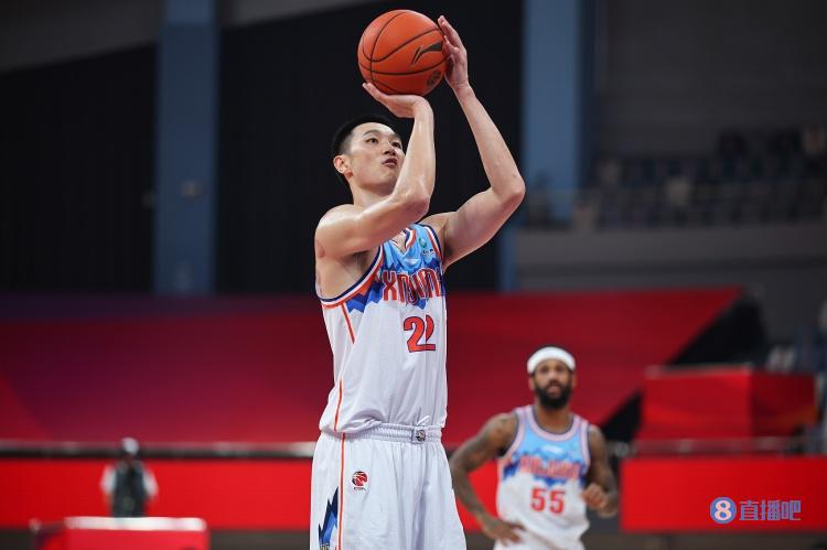 表现全面!朱旭航贡献18分10板5助1断1帽 正负值 20
