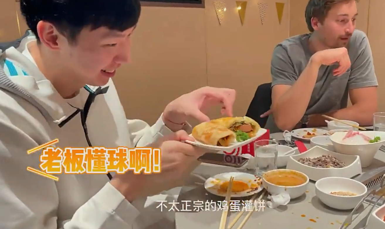 cba快讯:周琦又吃鸡蛋灌饼,威姆斯晒冠军戒指,丁彦雨航伤缺6周