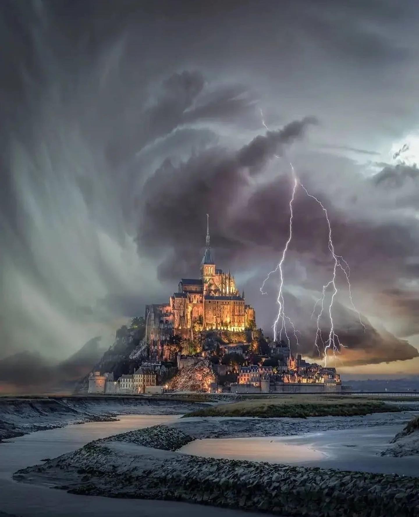 世界地理美景介绍之——圣米歇尔山