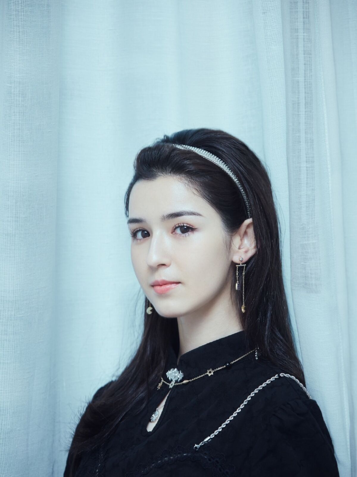 新疆美人穿起旗袍有多好看?瞧瞧俏皮灵动的哈妮克孜,你就明白了