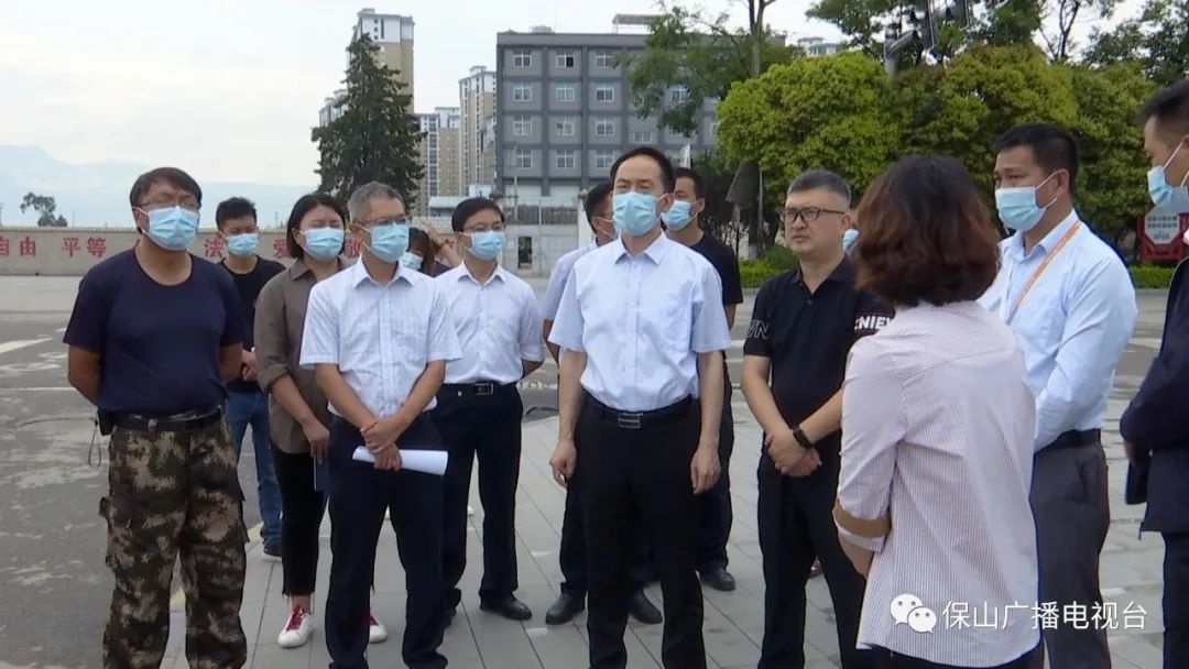 洪维智深入保山中心城区调研全国文明城市创建工作