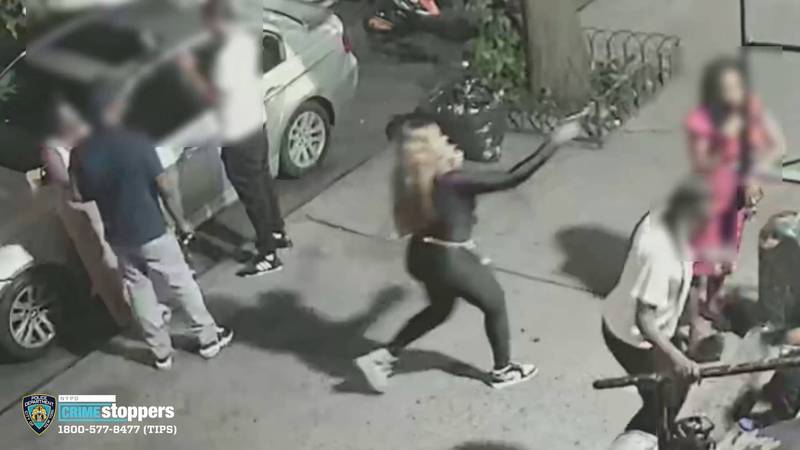 女子当街遭行刑式枪决爆头亡