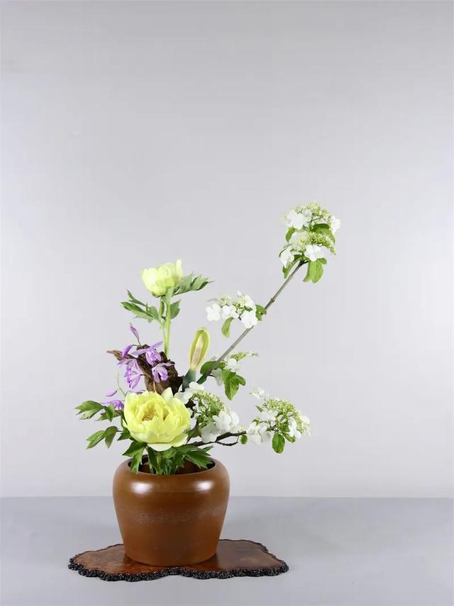 谷雨时节,40个牡丹芍药插花作品,让你尽赏最美春色