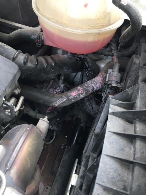 发动机缸体漏防冻液怎么办?