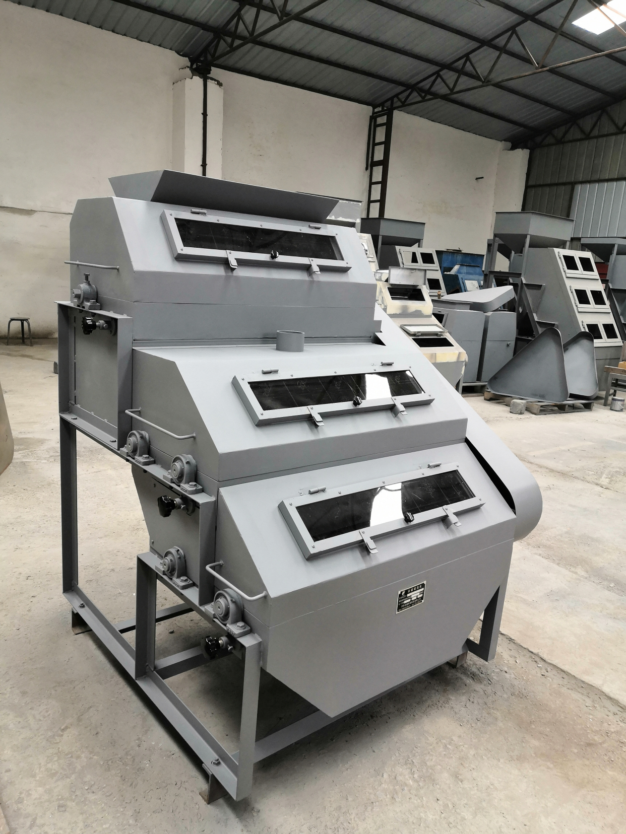 滚筒式磁选机辊式强磁磁选机参数