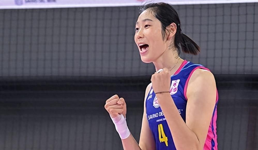 朱婷现状一览!与经纪人共享晚宴,状态绝佳!丁霞启程前往波兰!